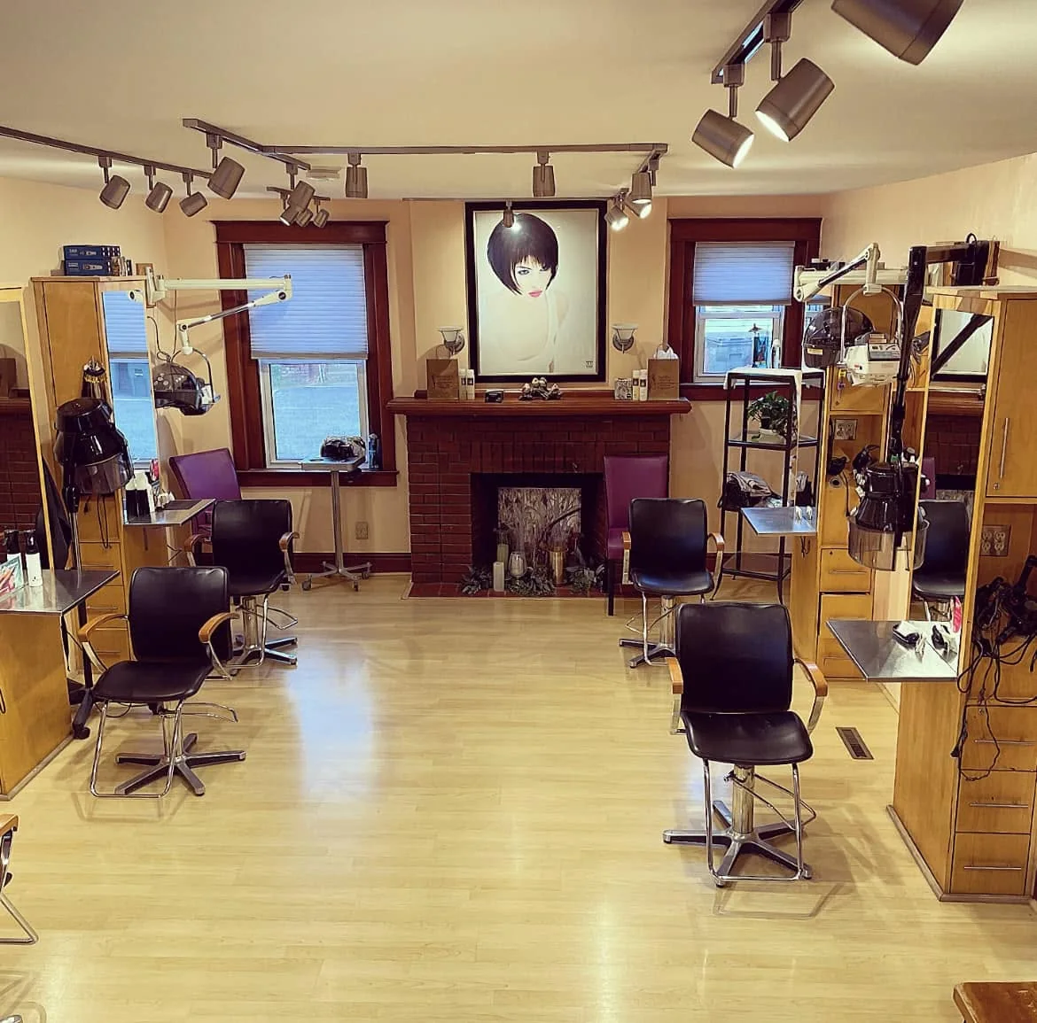 Full salon floor and fireplace at Shortino's in York, PA